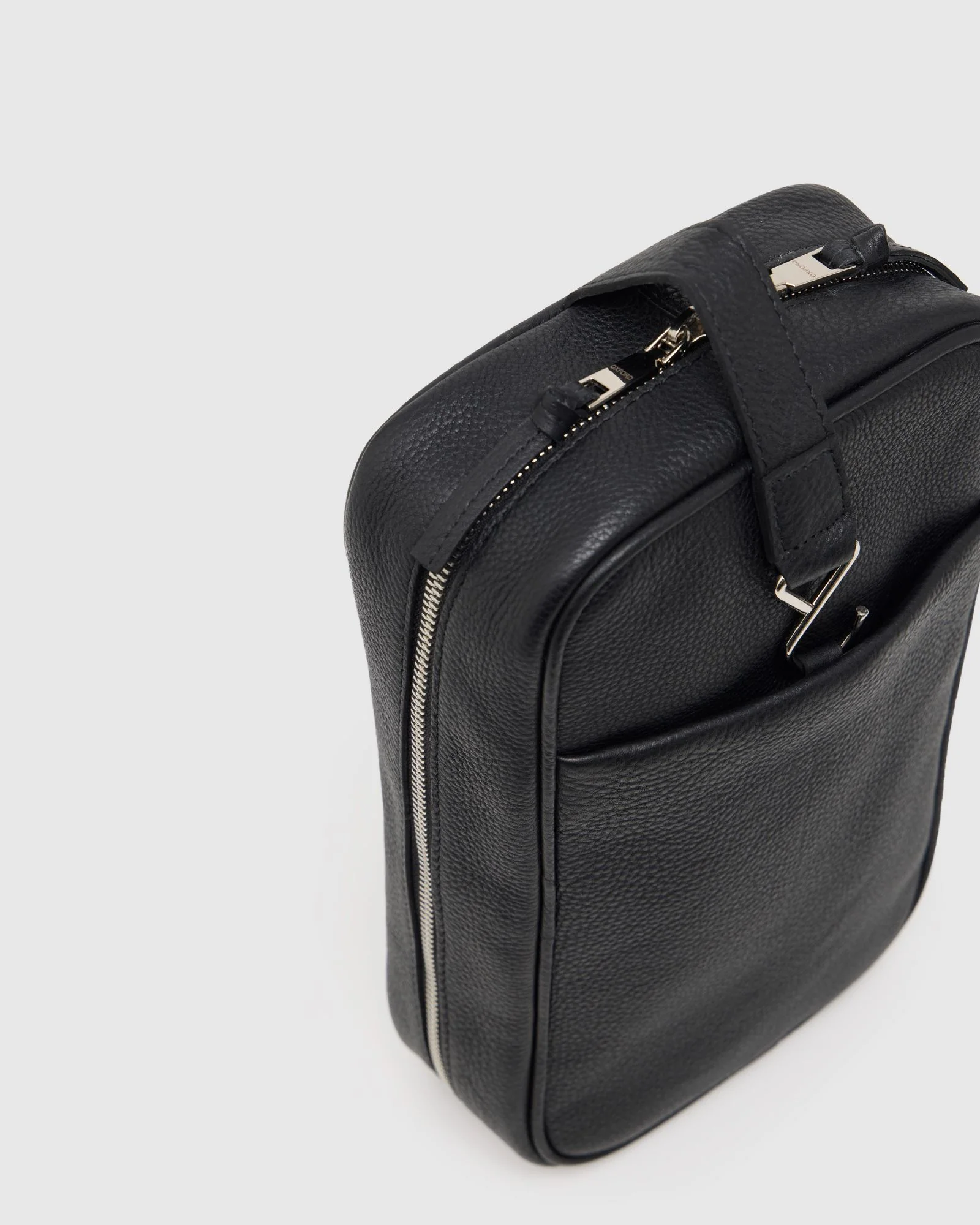 Aaron Leather Washbag - Image 3
