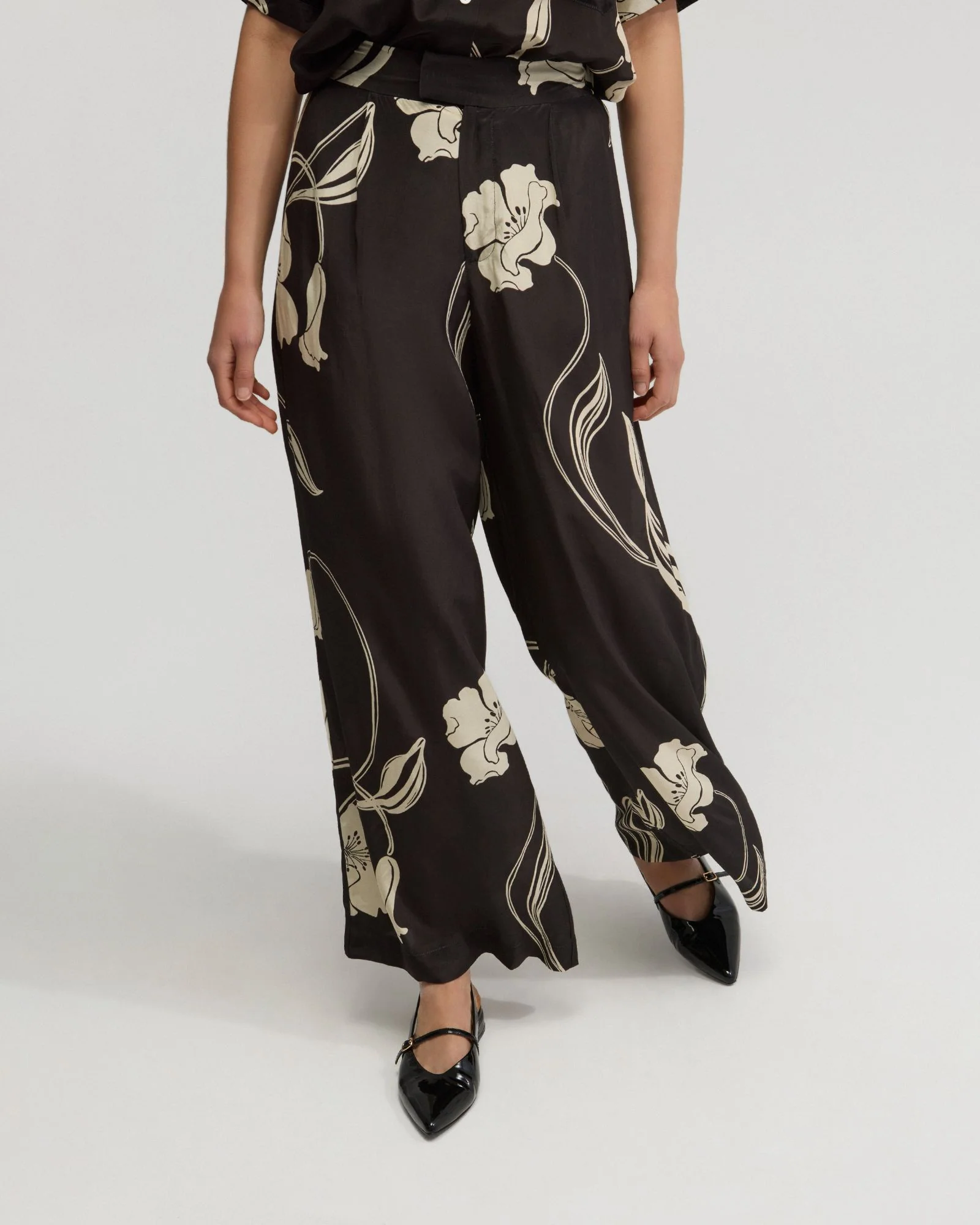 Abigail Printed Pants - Image 4