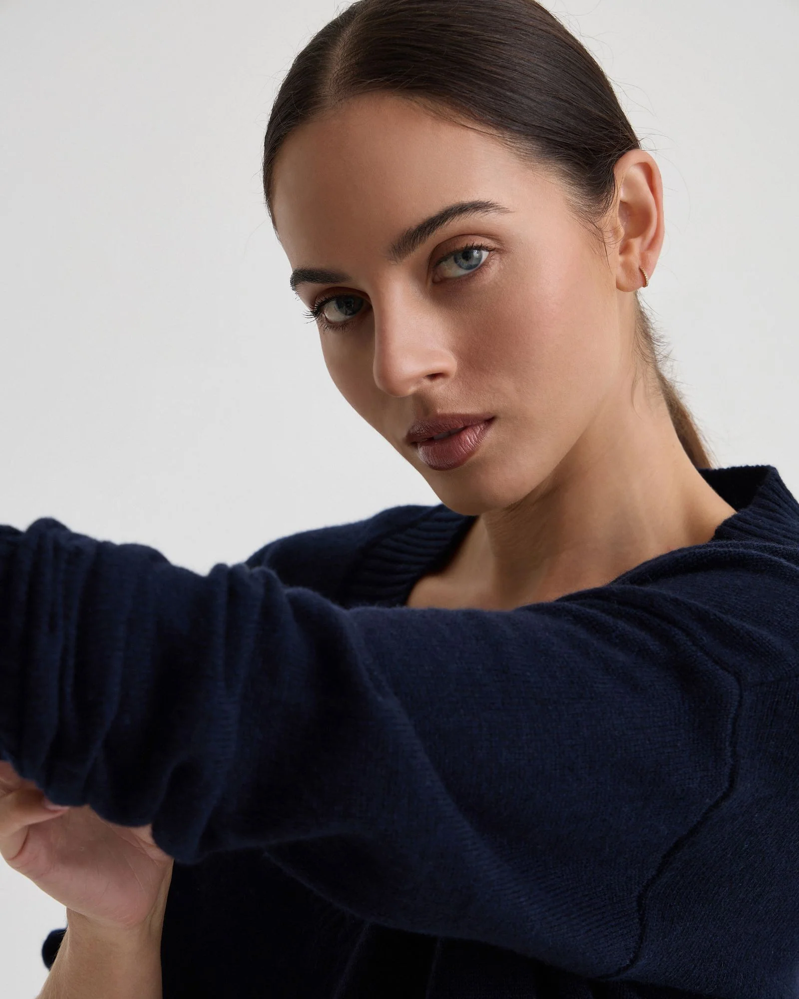Astrid V Neck - Image 8