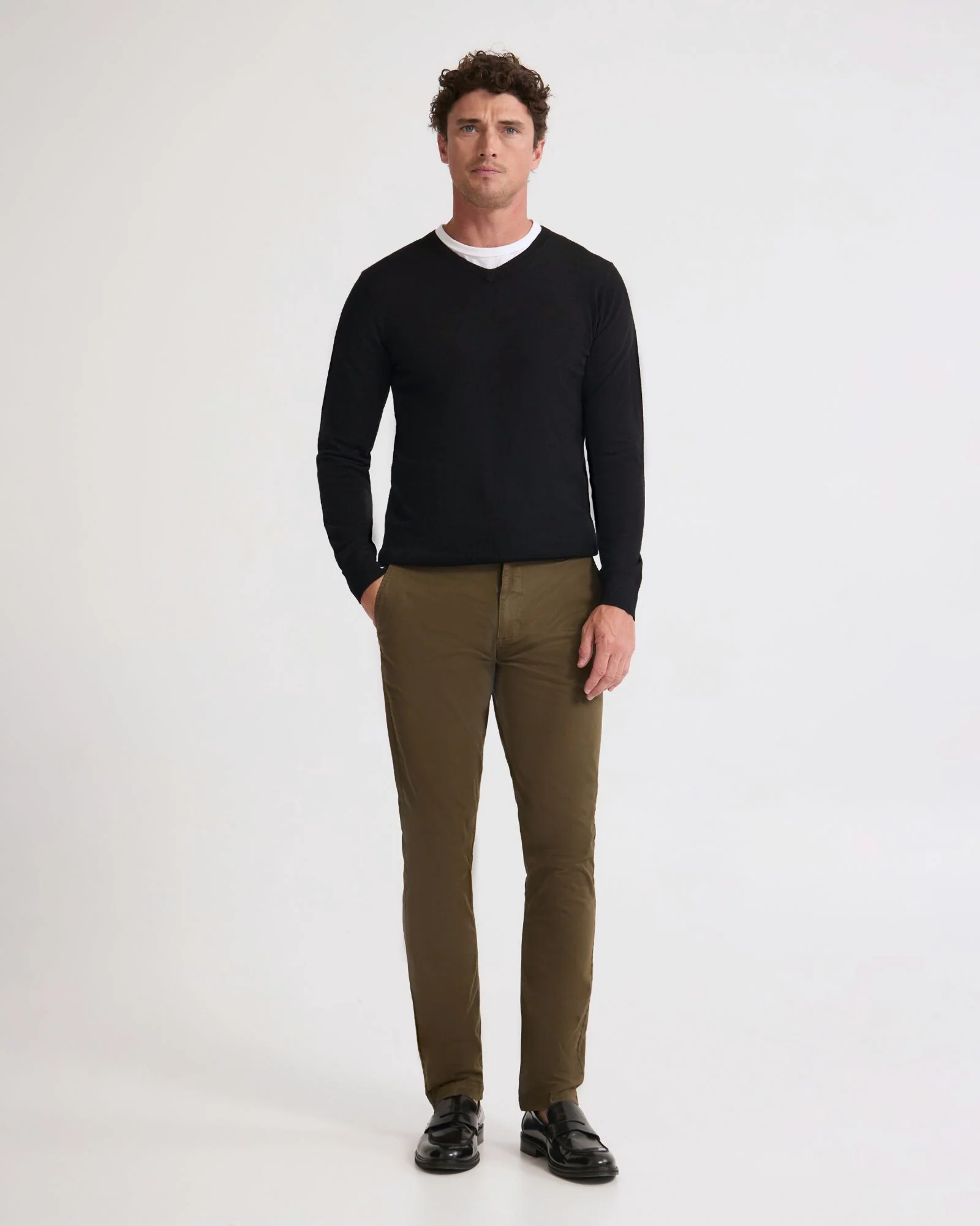 Basic V-Neck Pure Wool Pullover - Image 30