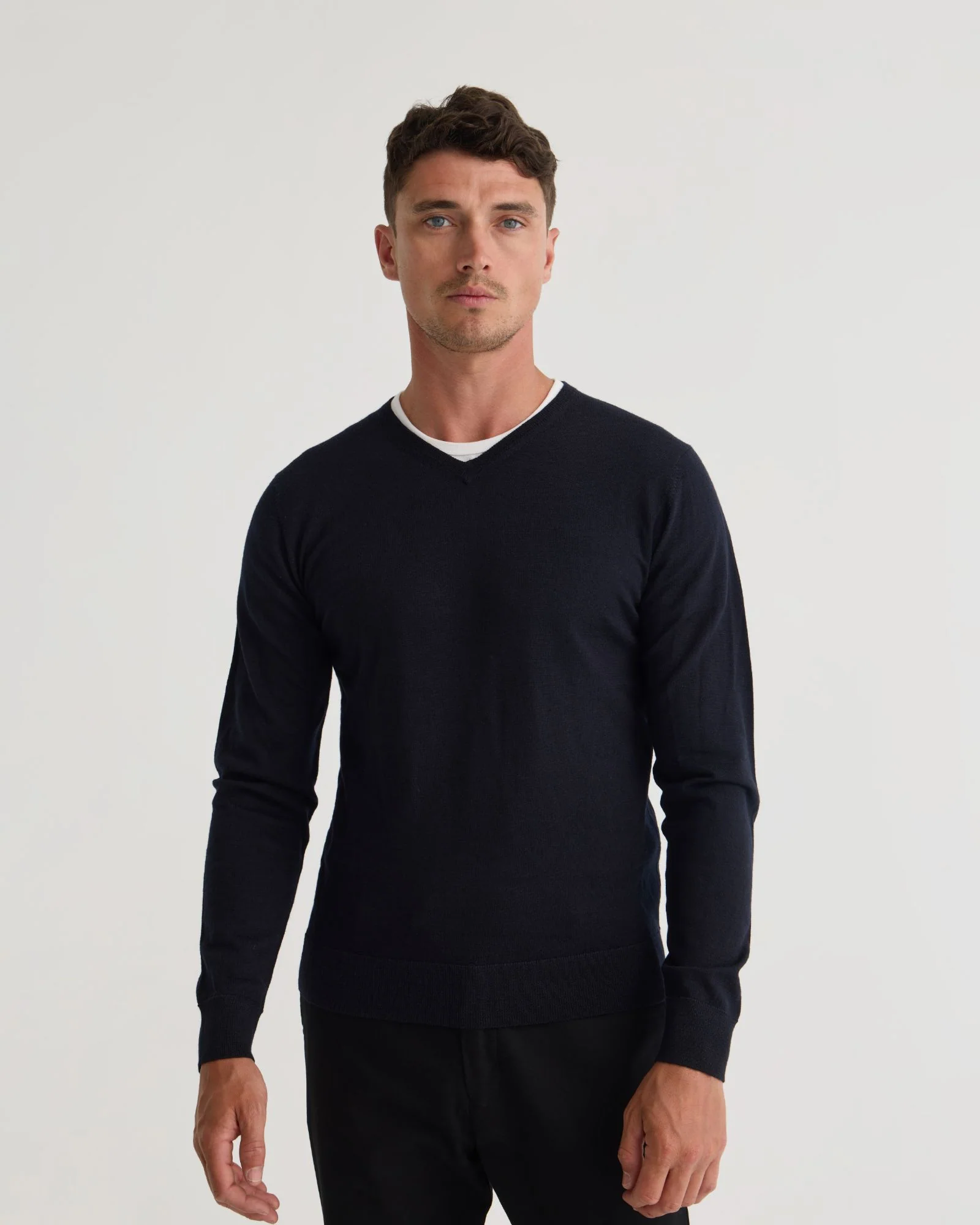 Basic V-Neck Pure Wool Pullover - Image 25