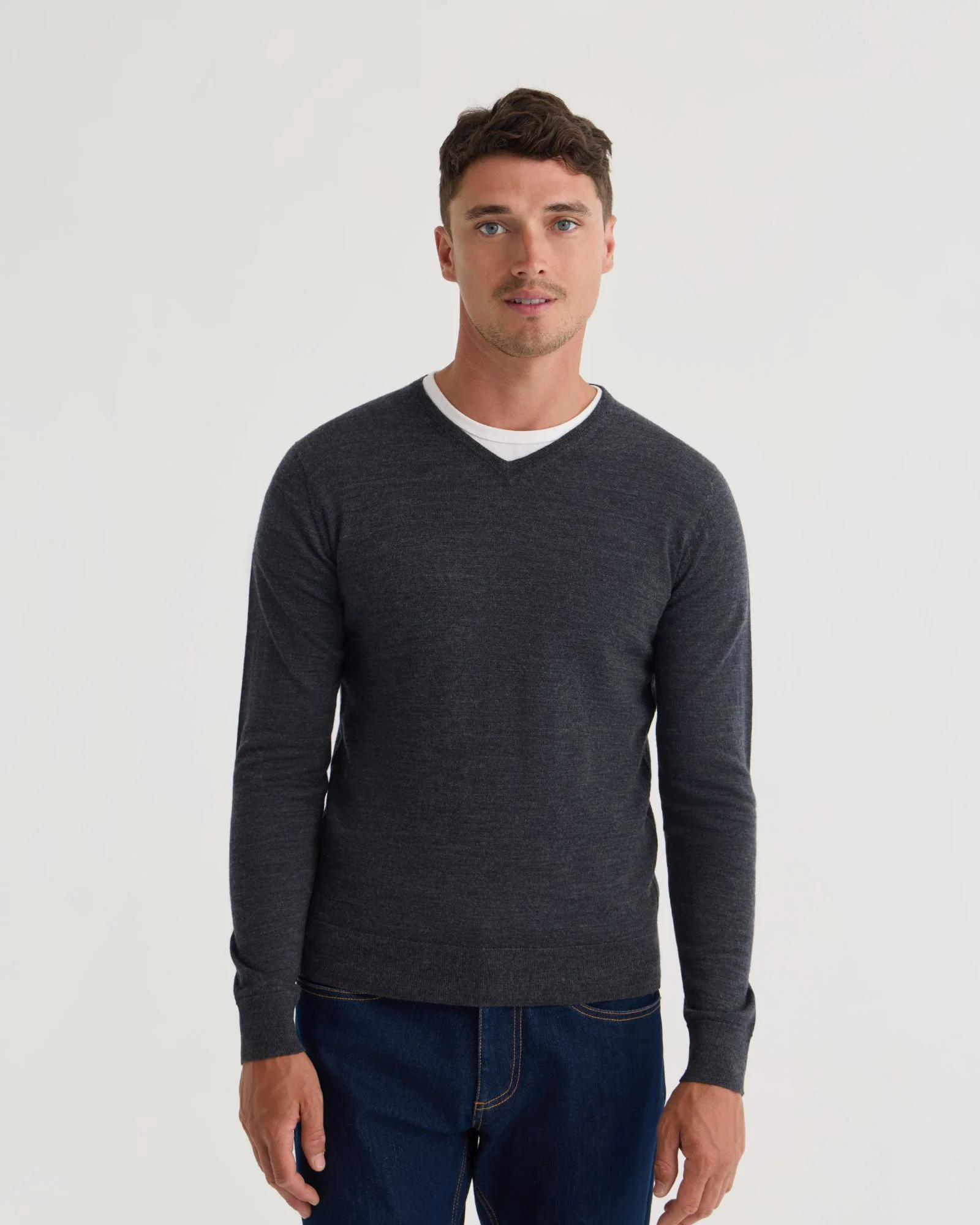Basic V-Neck Pure Wool Pullover - Image 31
