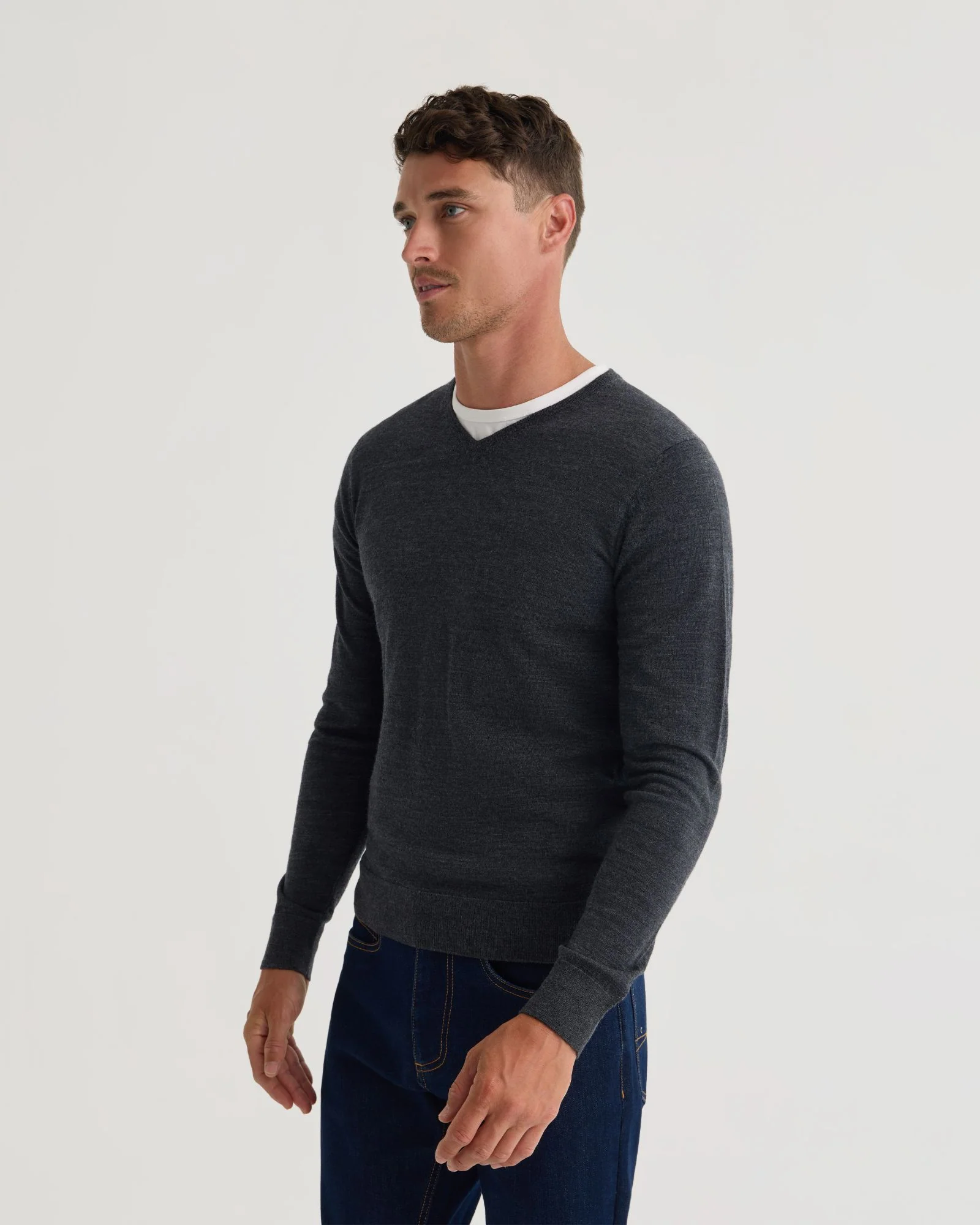 Basic V-Neck Pure Wool Pullover - Image 32