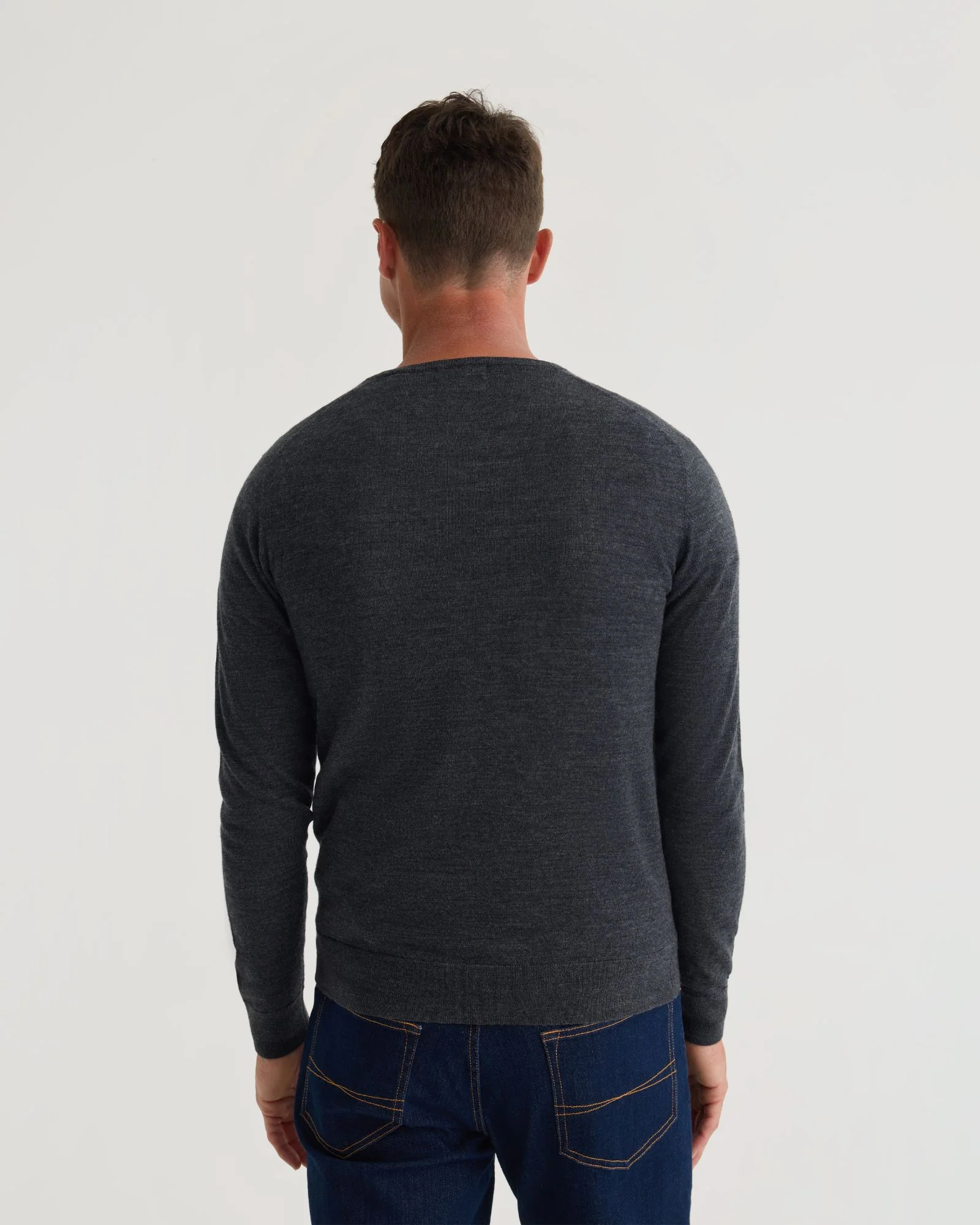 Basic V-Neck Pure Wool Pullover - Image 33