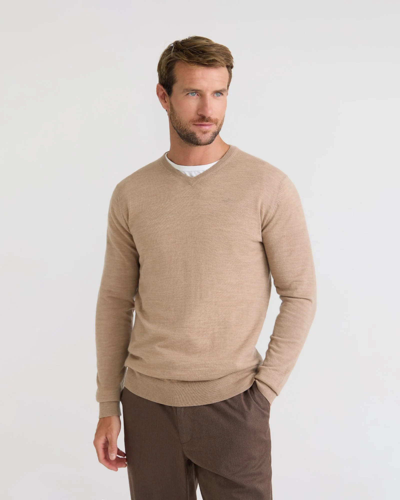 Basic V-Neck Pure Wool Pullover - Image 41