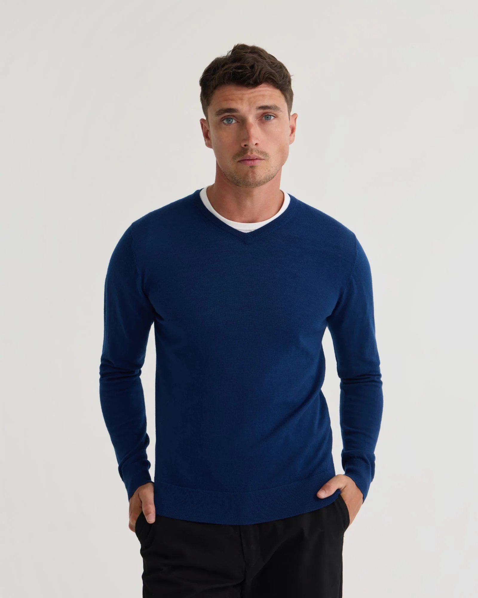Basic V-Neck Pure Wool Pullover - Image 5