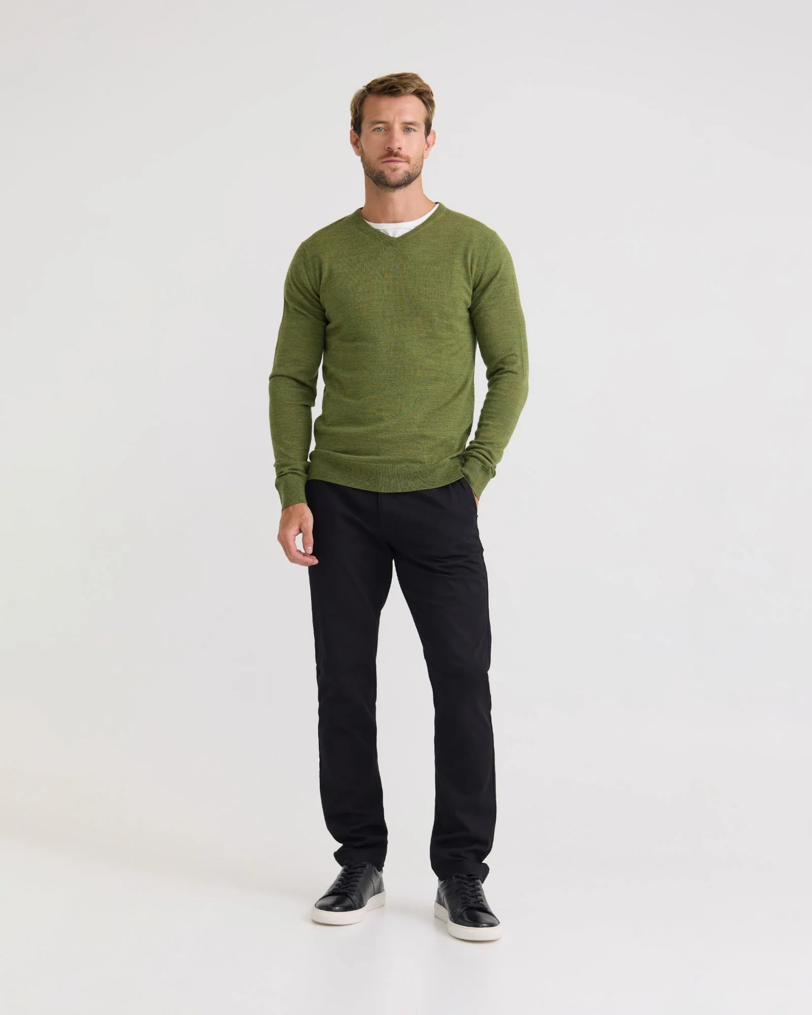 Basic V-Neck Pure Wool Pullover - Image 7