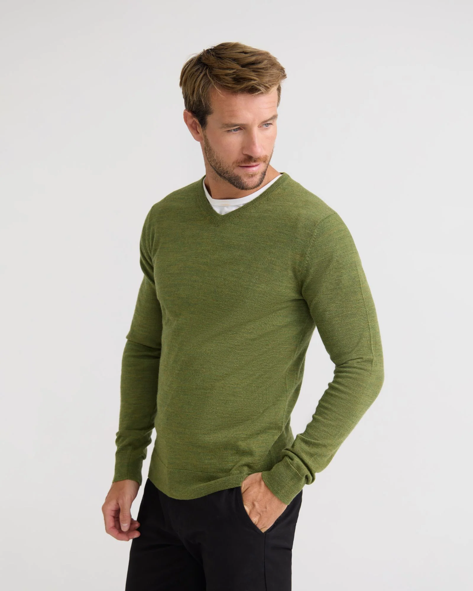 Basic V-Neck Pure Wool Pullover - Image 8