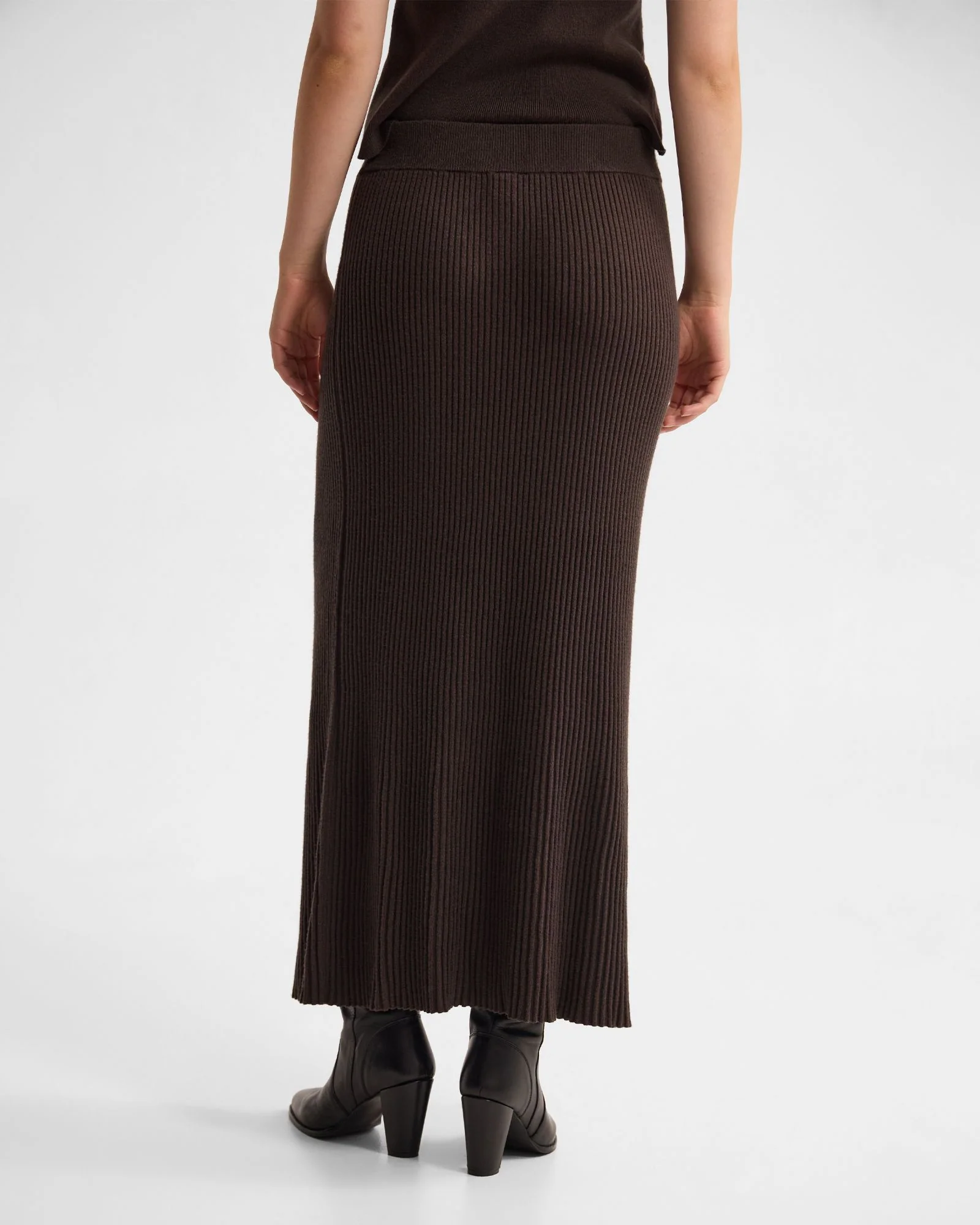 Belle Rib Knitted Skirt - Image 11
