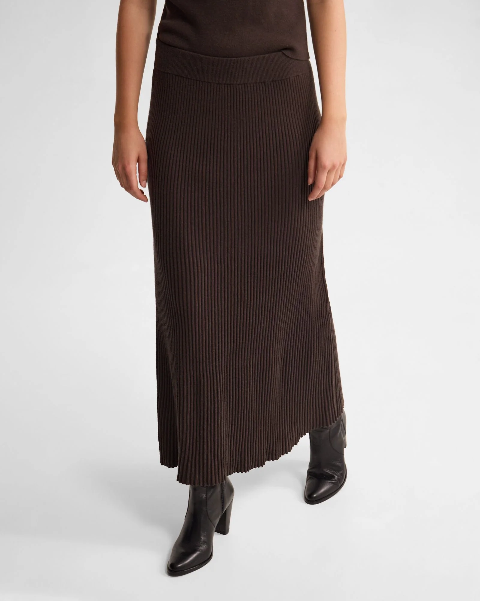 Belle Rib Knitted Skirt - Image 12