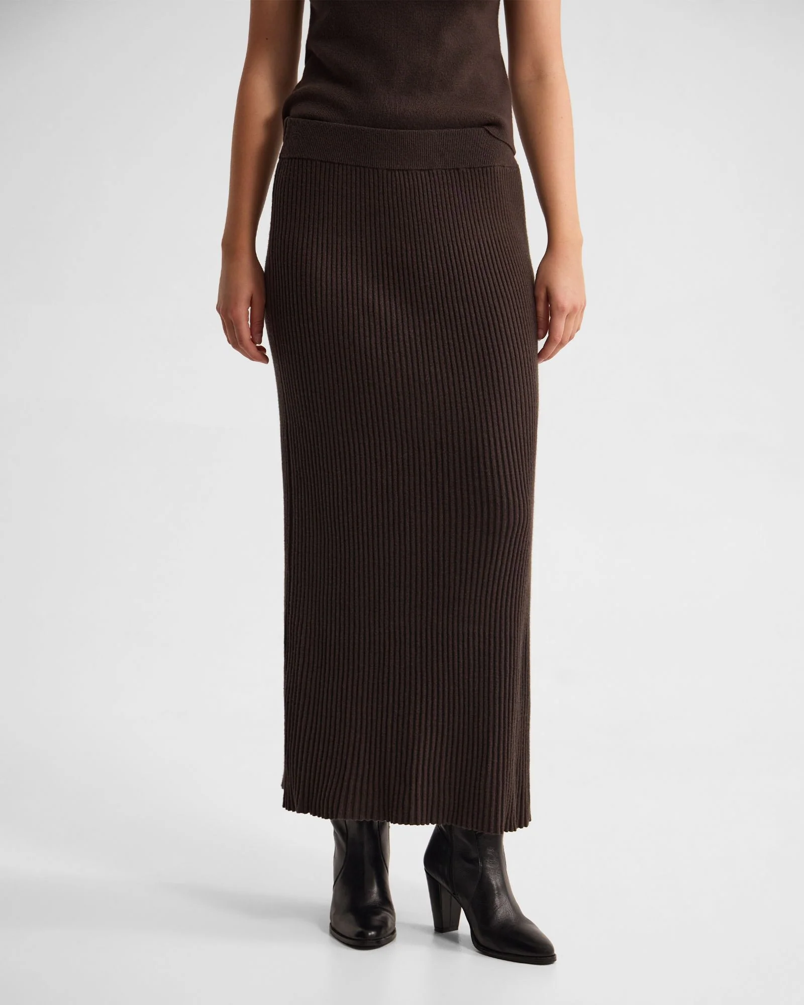 Belle Rib Knitted Skirt - Image 9