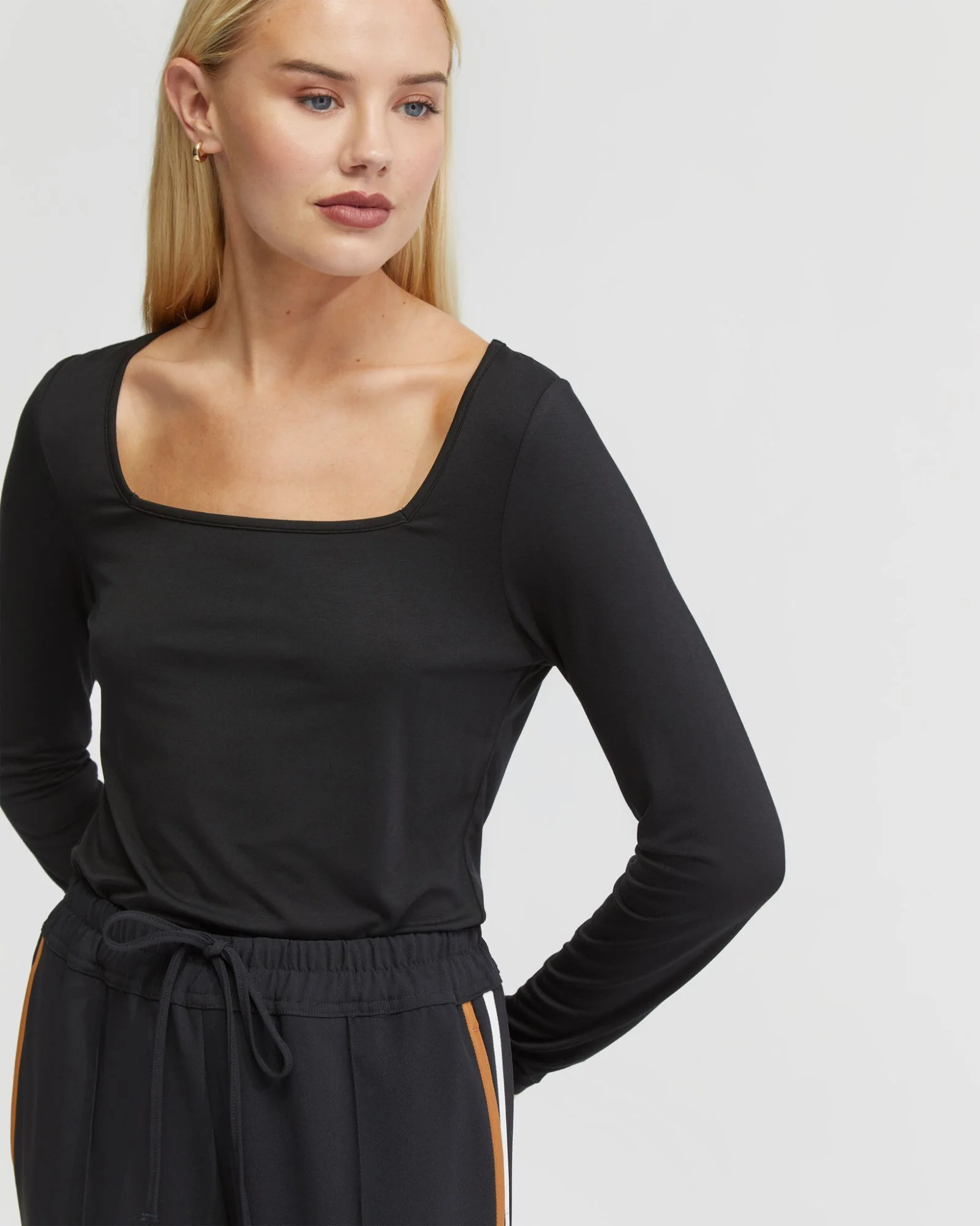 Cassie Square Neck Long Sleeve T-Shirt - Image 11