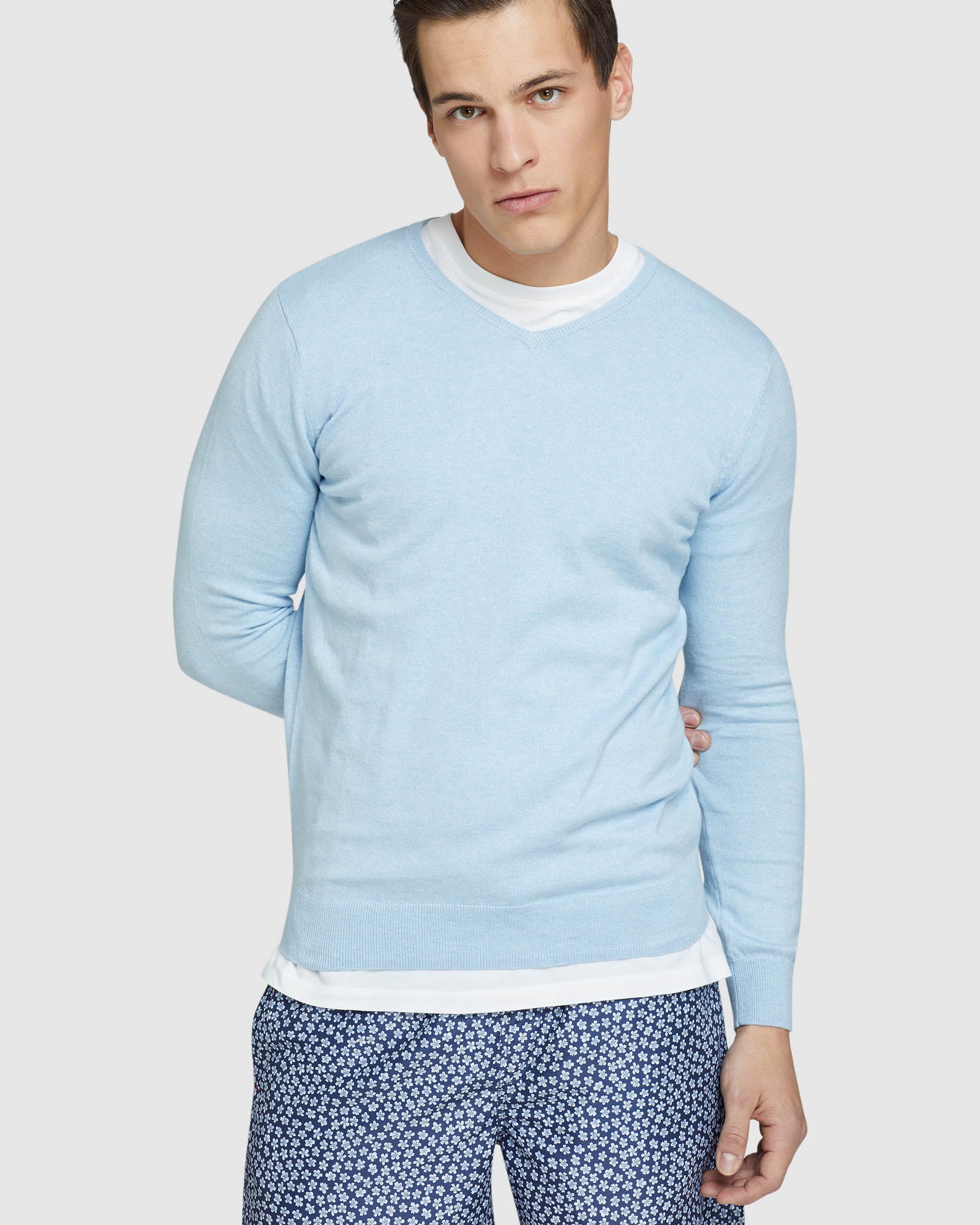 Cotton Cashmere V-Neck Pullover - Image 4