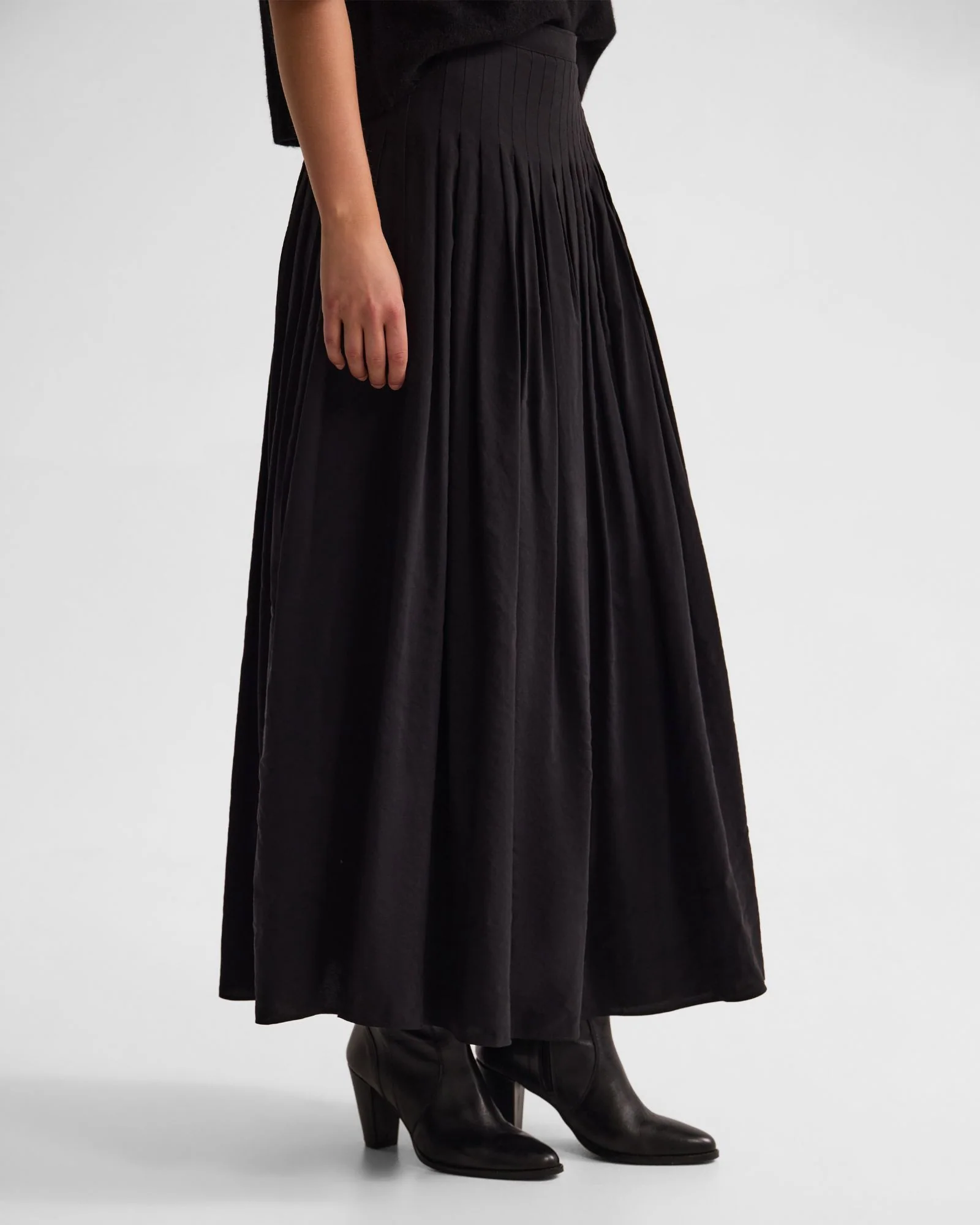 Lauren Pleated Skirt - Image 3