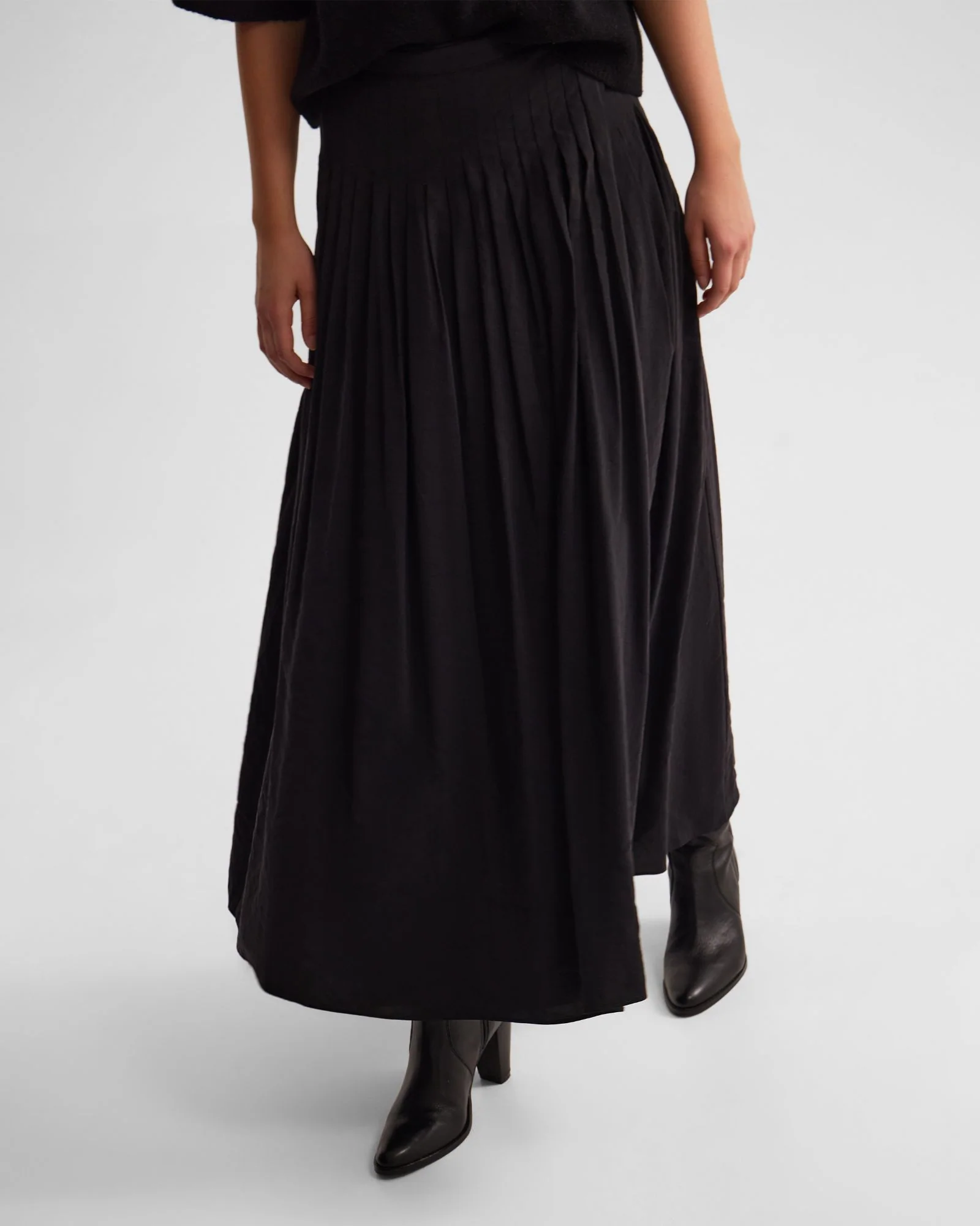 Lauren Pleated Skirt - Image 5