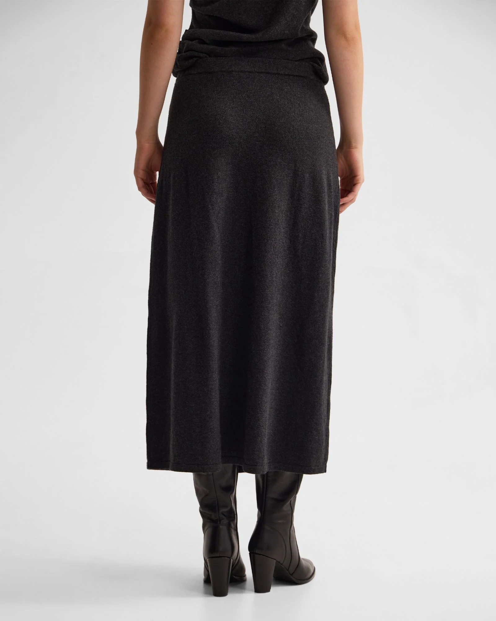 Leonie Cashmere Blend Knitted Skirt - Image 11