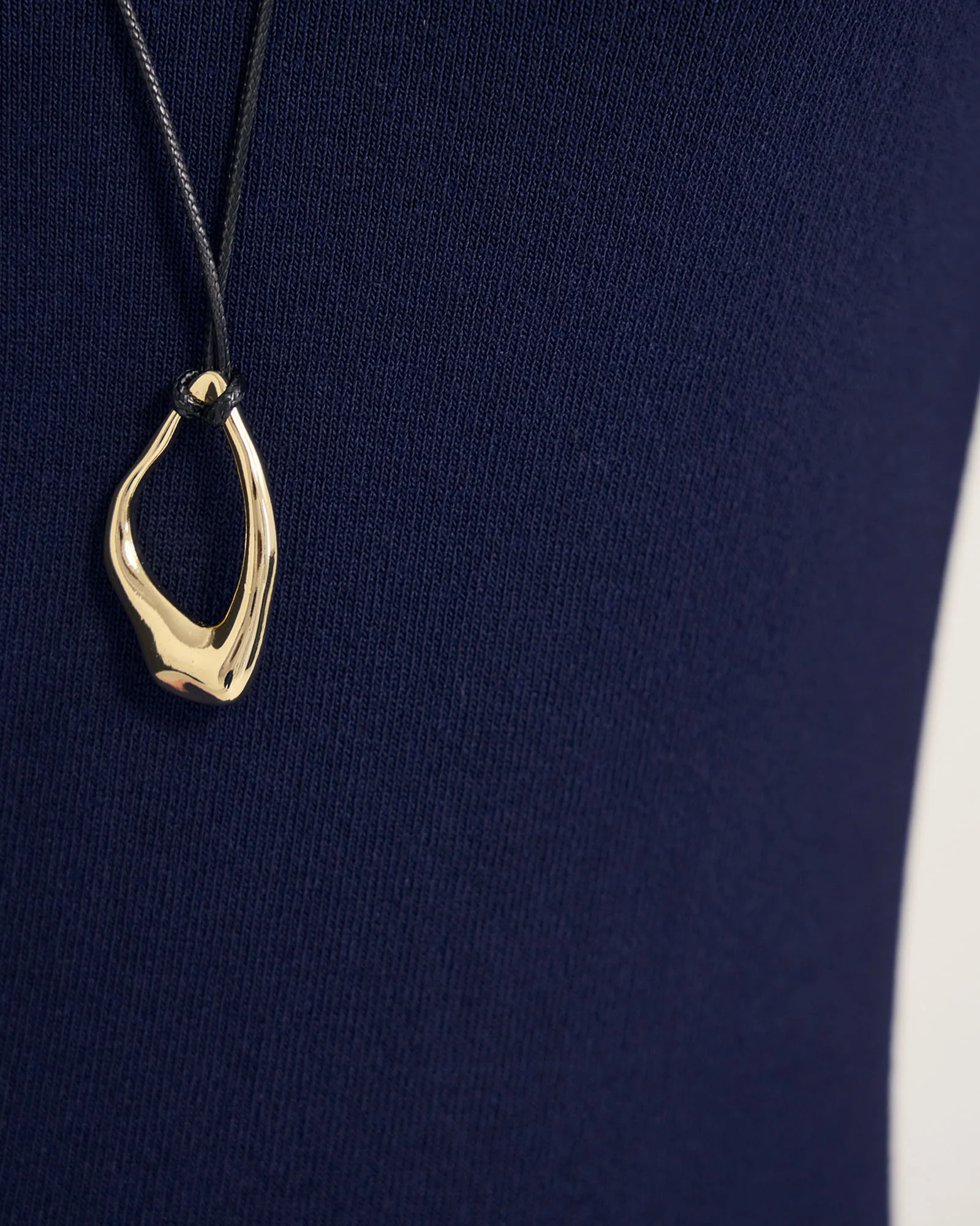 Lilith Thong Pendant Necklace - Image 3