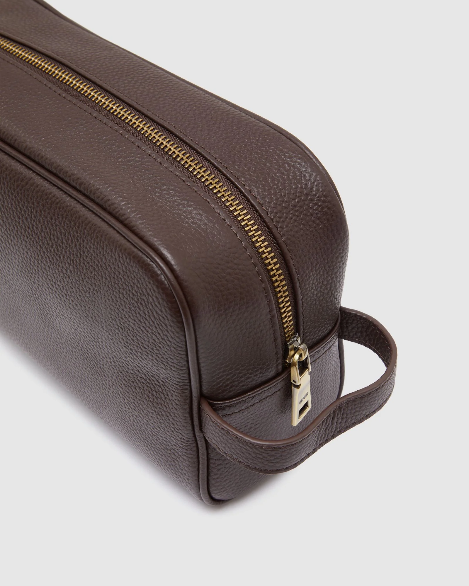 Royce Leather Wash Bag - Image 3