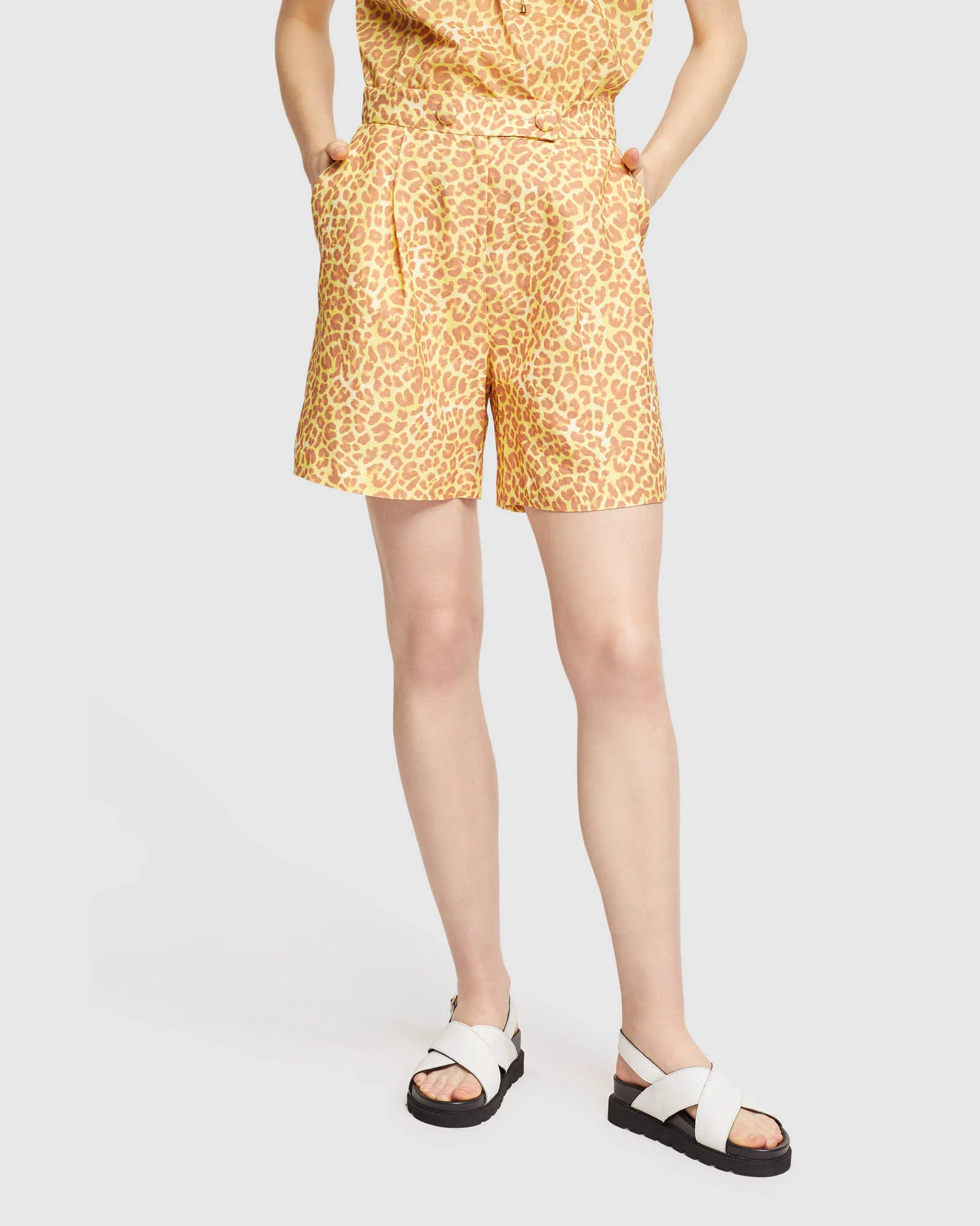Sasha Linen Blend Shorts