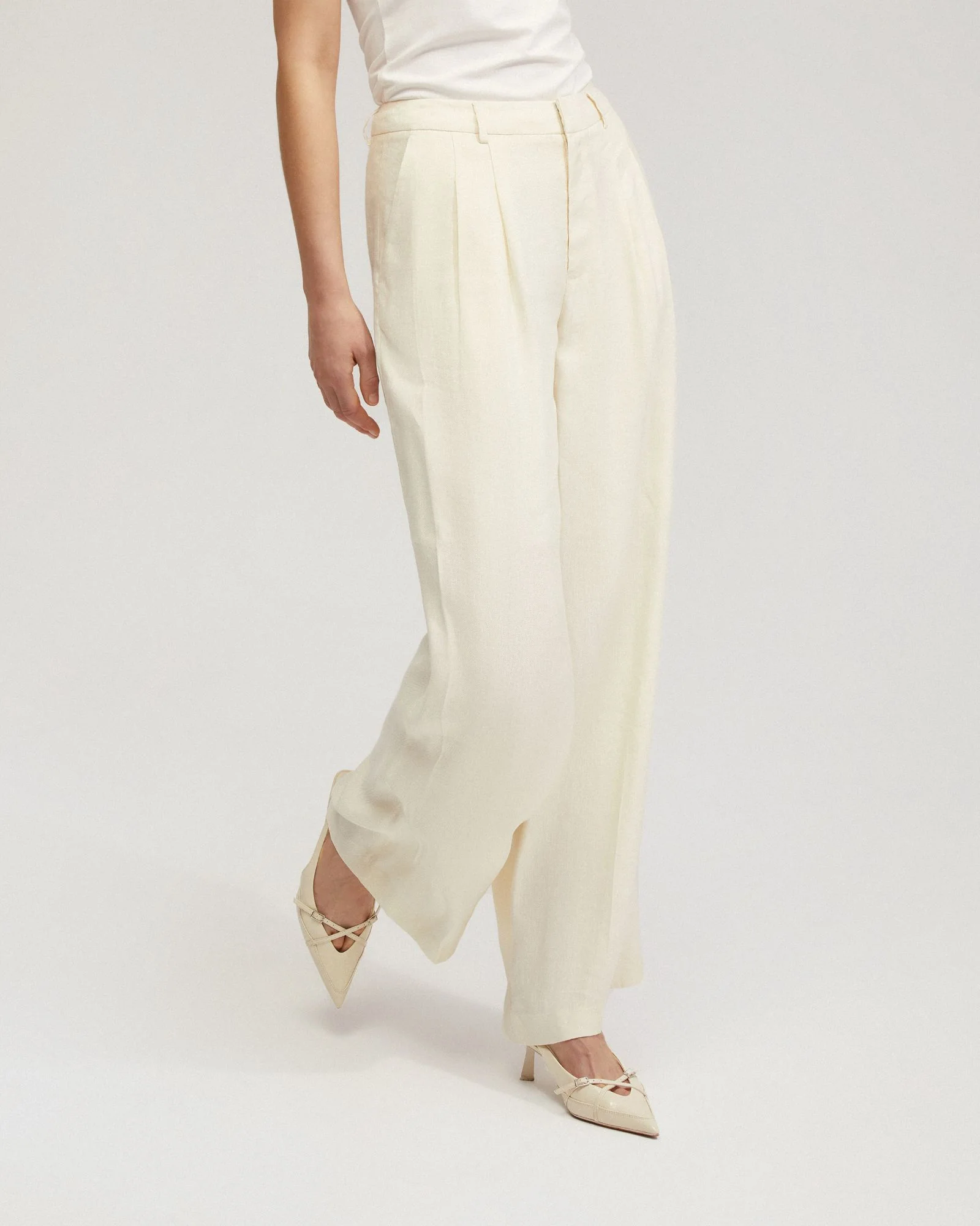 Sonia Linen Blend Front Pleat Pant - Image 4